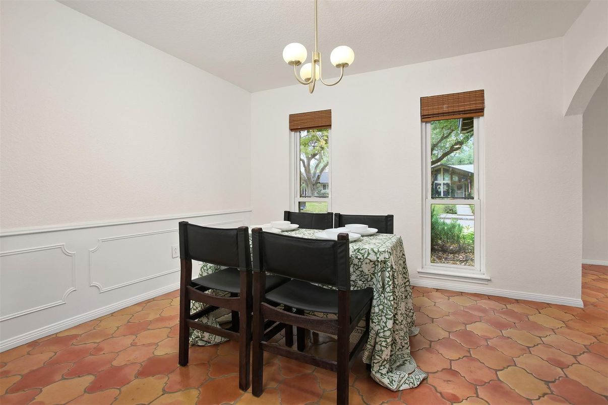 Chandelier, Dining room, Interior