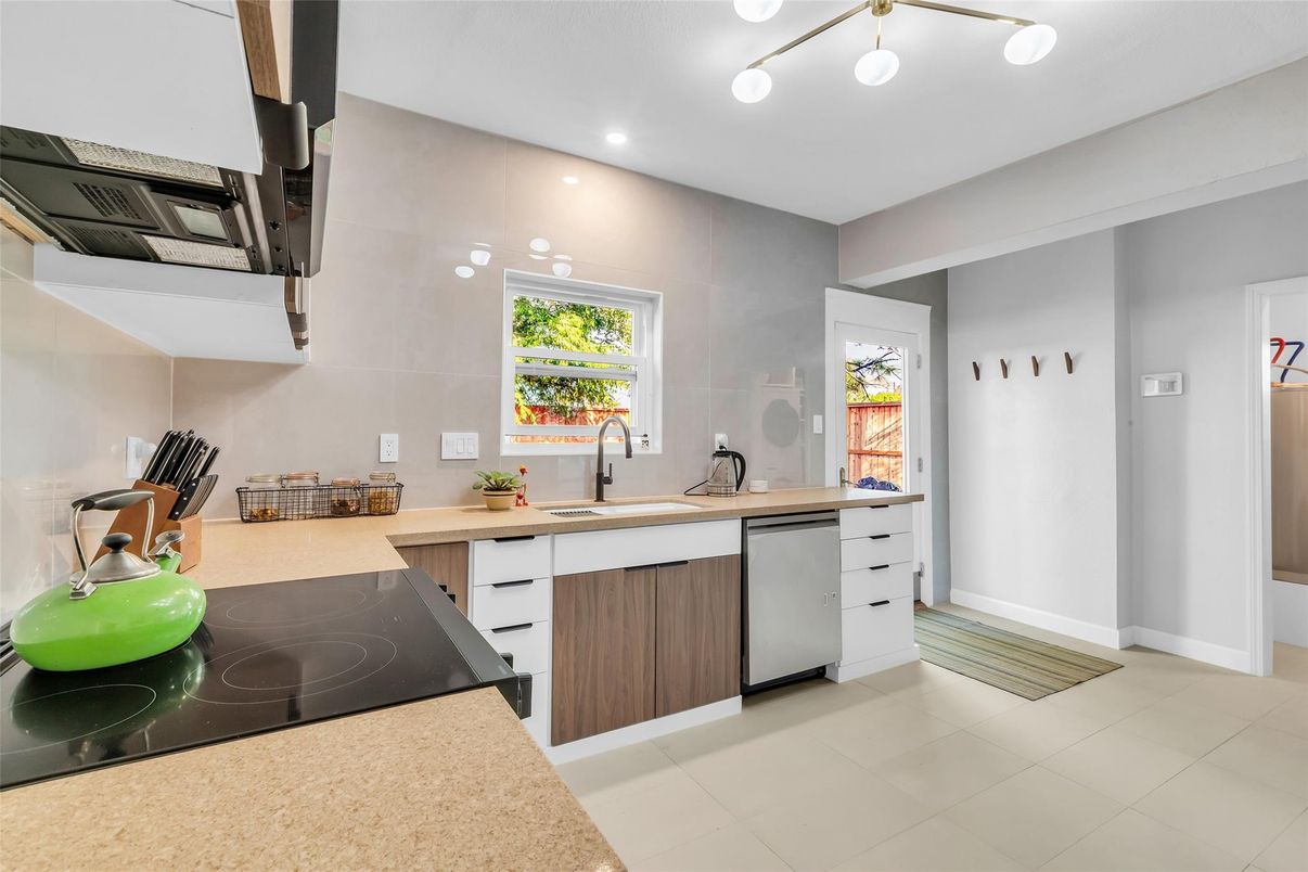 Interior, Kitchen, Recessed Lighting
