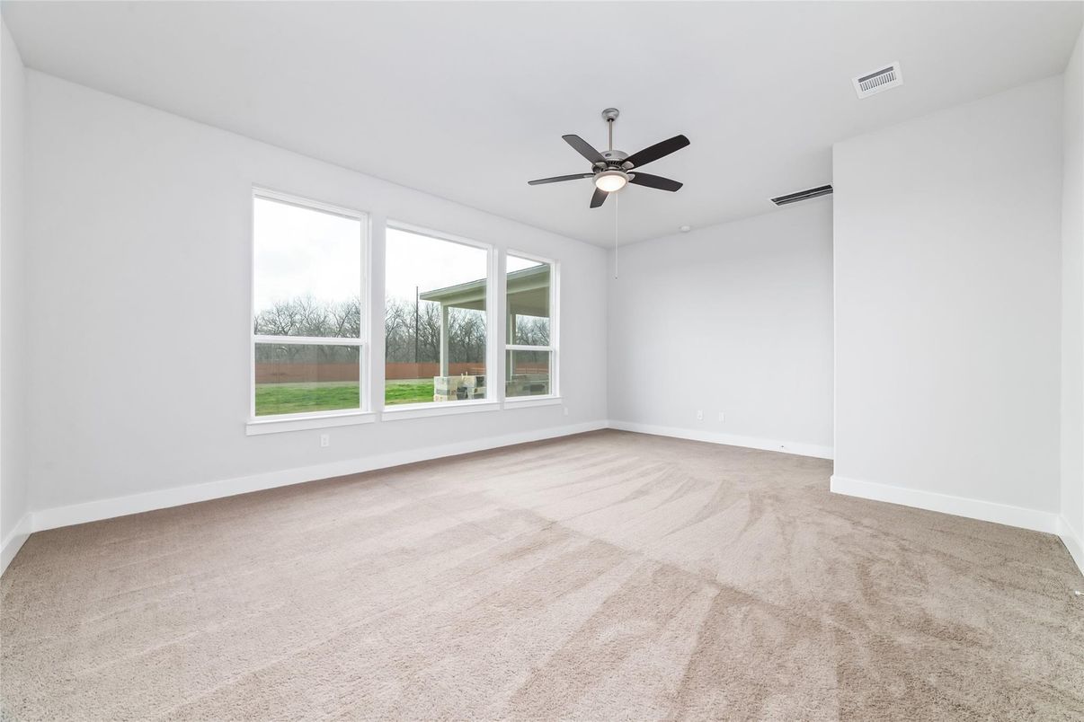 Empty room, Interior