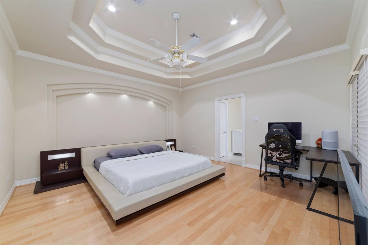 Bedroom, Home Office, Interior, Recessed Lighting, Wood Texture Flooring