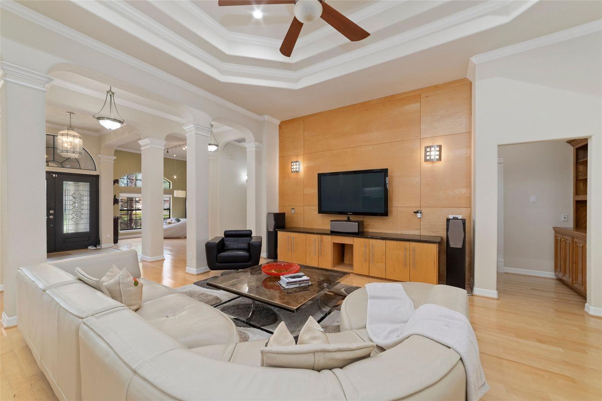 Interior, Living room, Pendant Lights, Wood Texture Flooring