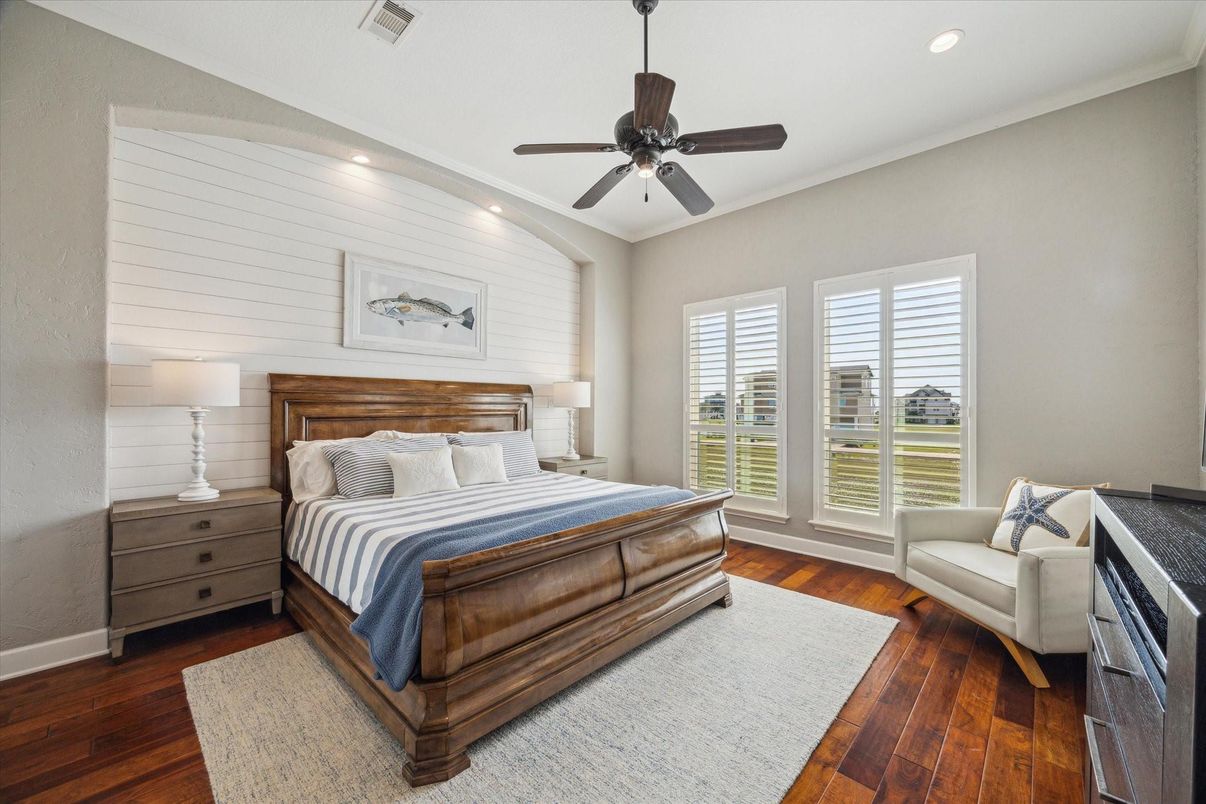 Bedroom, Interior, Recessed Lighting, Wood Texture Flooring