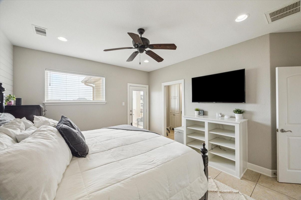 Bedroom, Interior, Recessed Lighting