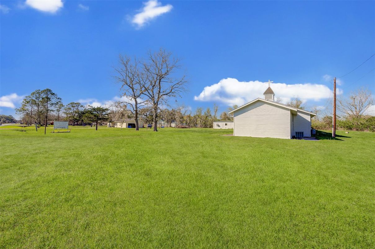 Backyard, Detached Garage, Exterior