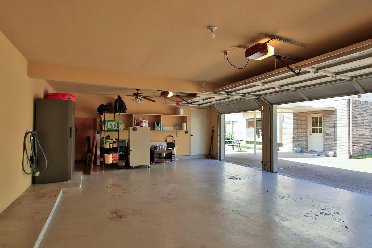 Garage, Interior, Stone Walls