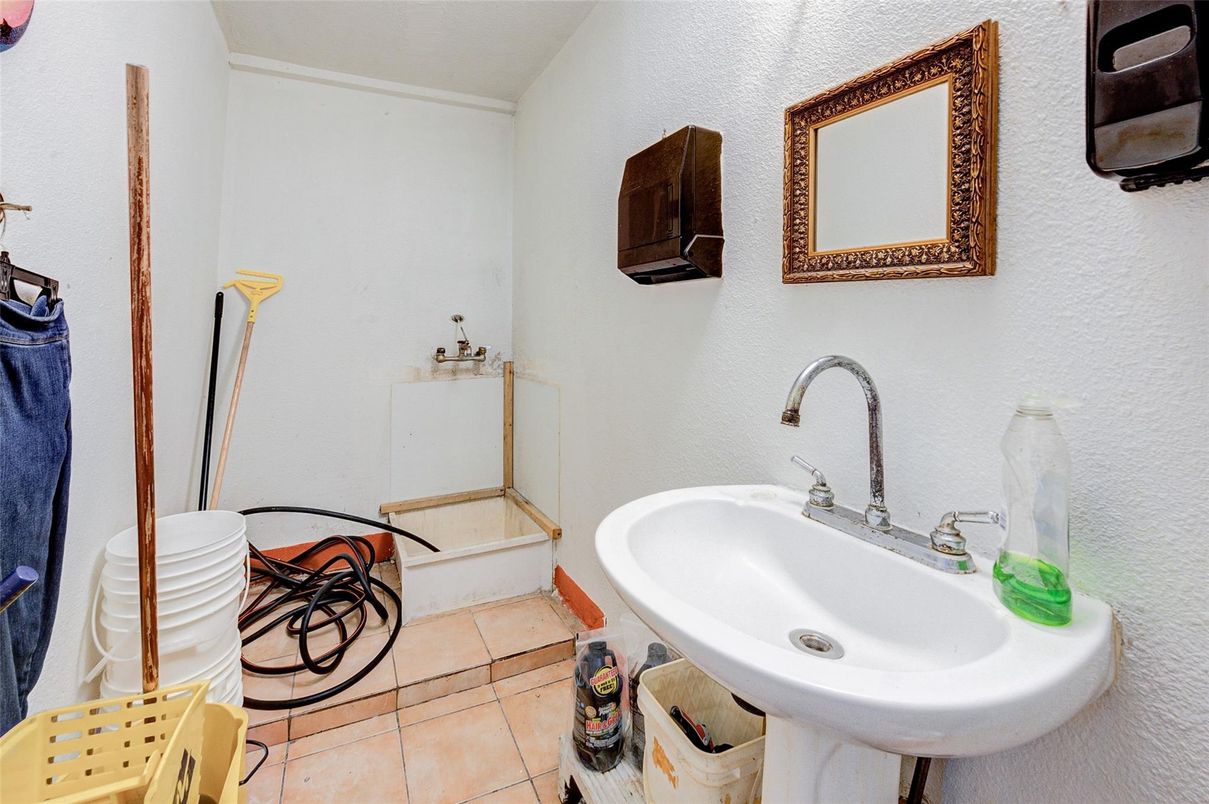 Bathroom, Interior