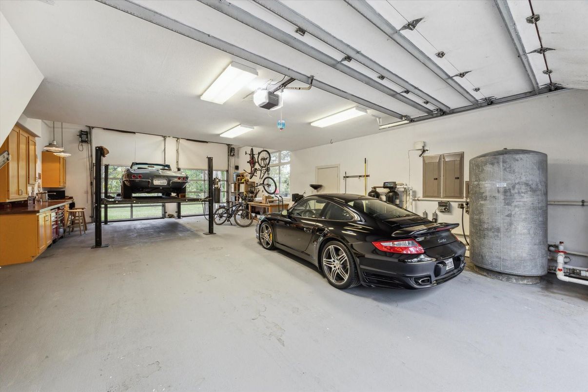 Garage, Interior