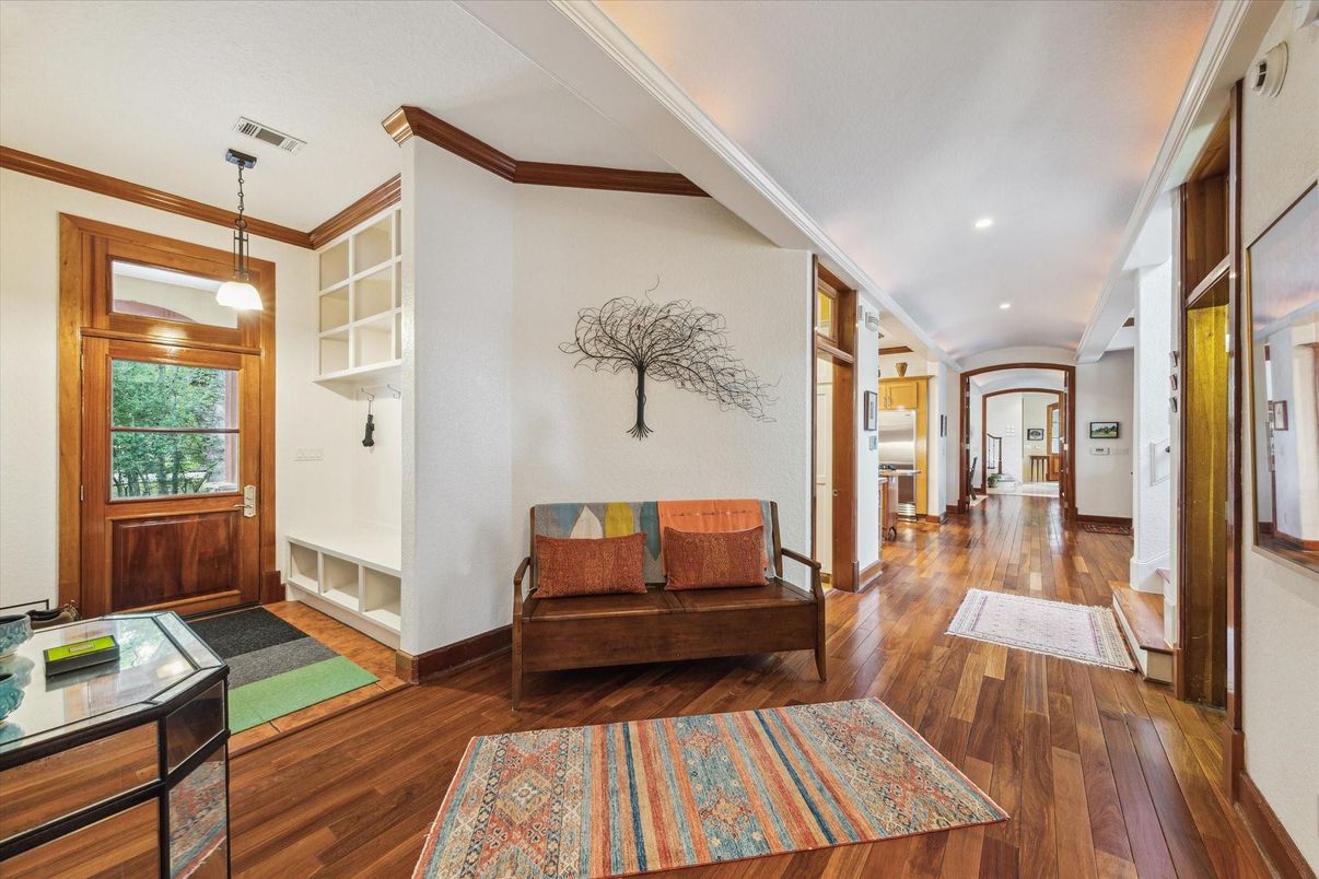 Interior, Pendant Lights, Recessed Lighting, Wood Texture Flooring