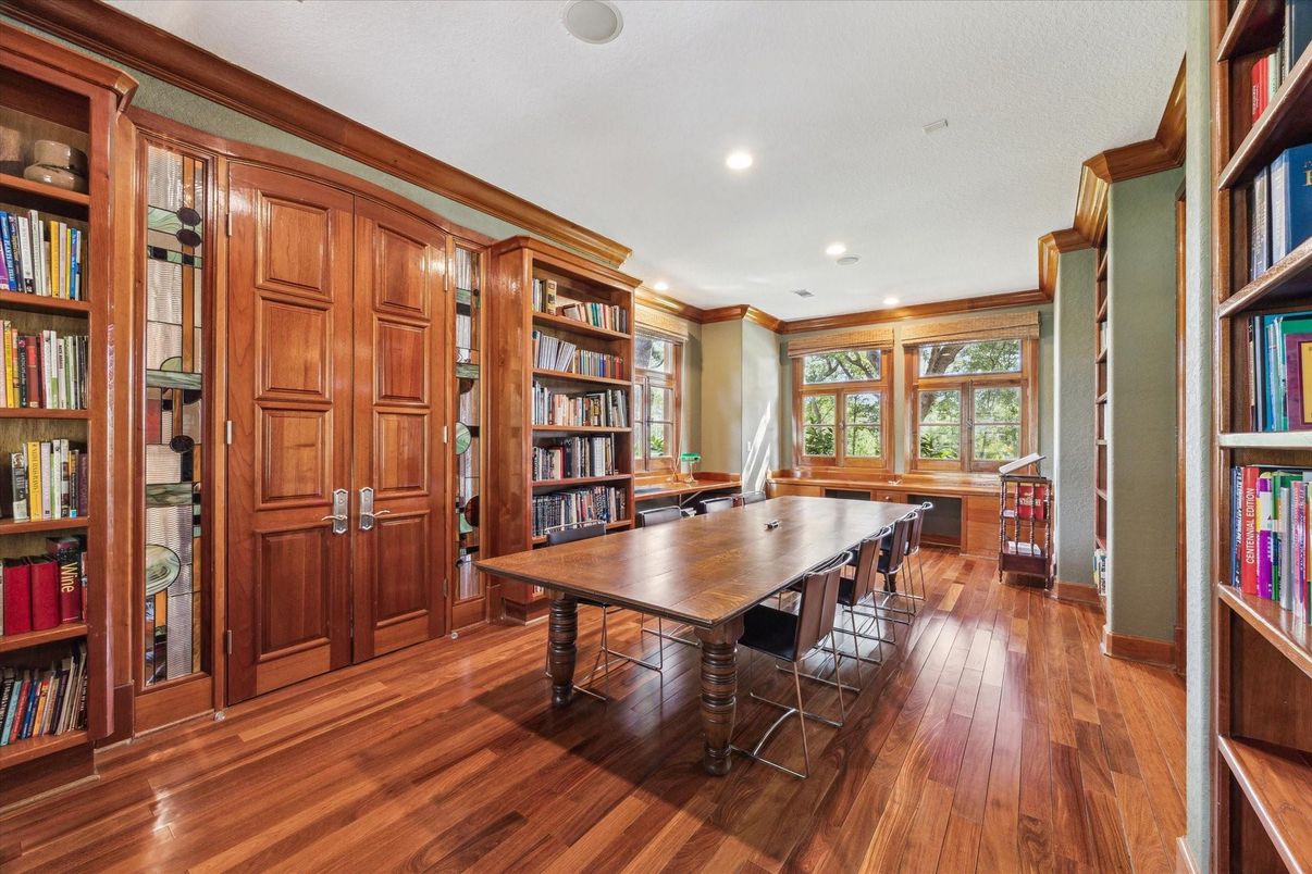 Home Office, Interior, Recessed Lighting, Wood Texture Flooring