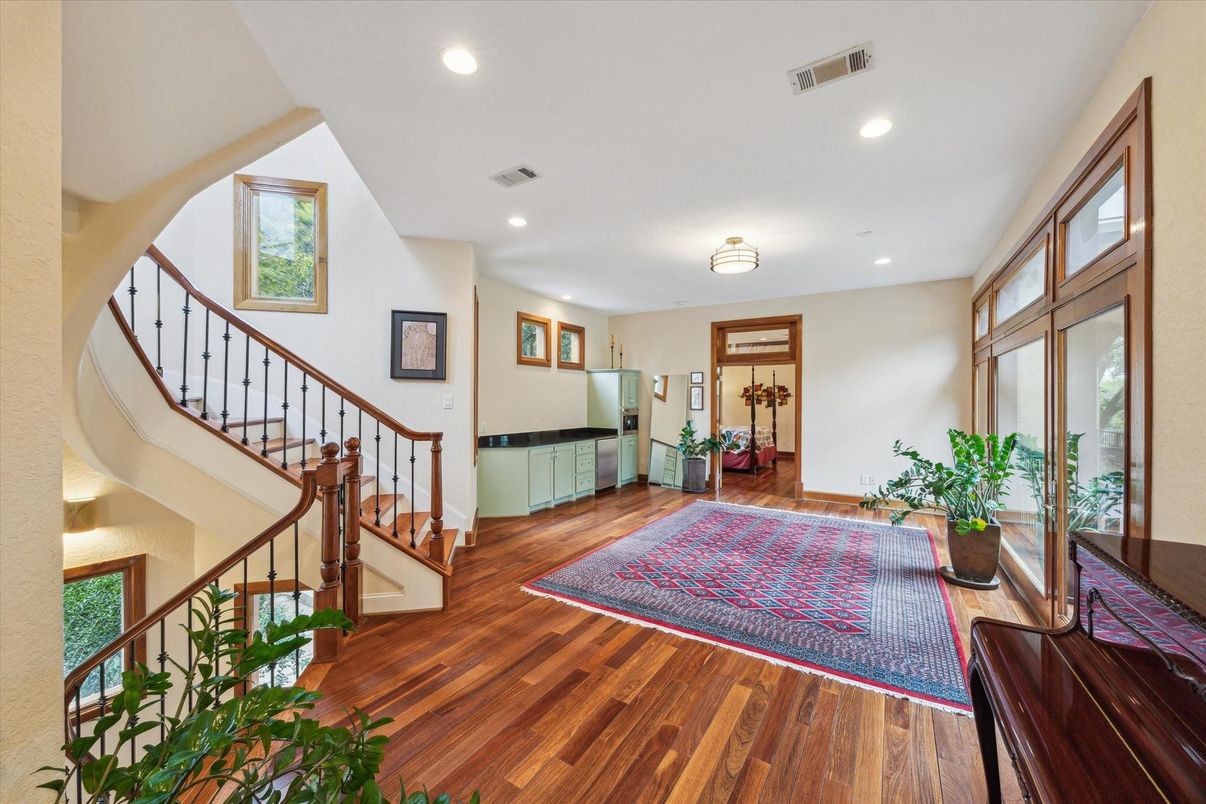 Interior, Recessed Lighting, Wood Texture Flooring