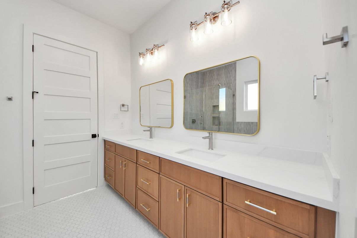 Bathroom, Dual Sink Vanities, Interior