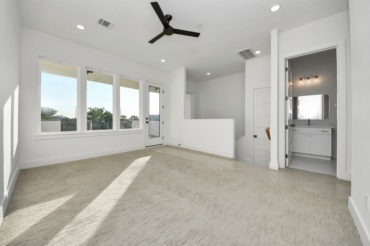 Empty room, Interior, Recessed Lighting