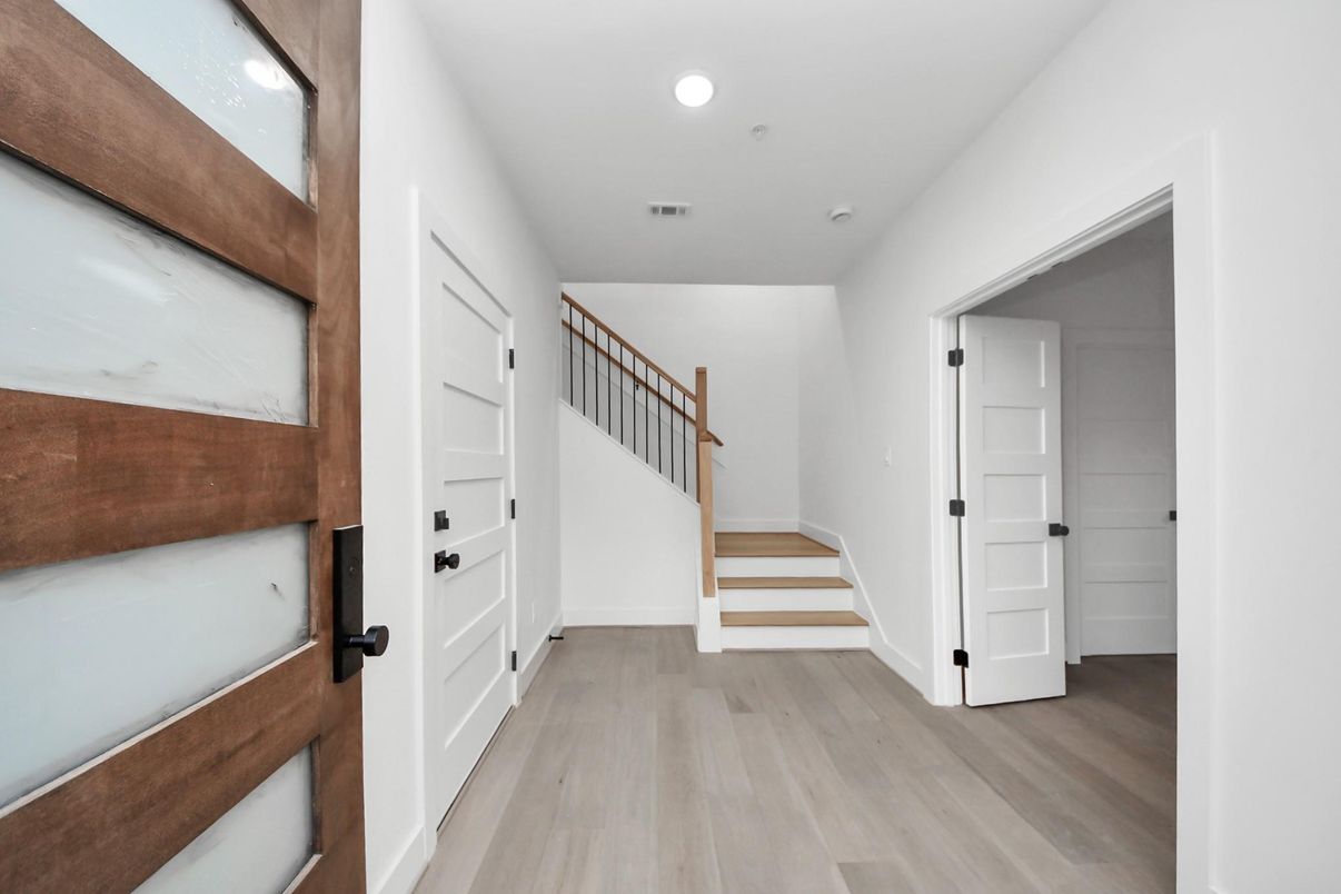 Interior, Recessed Lighting, Wood Texture Flooring