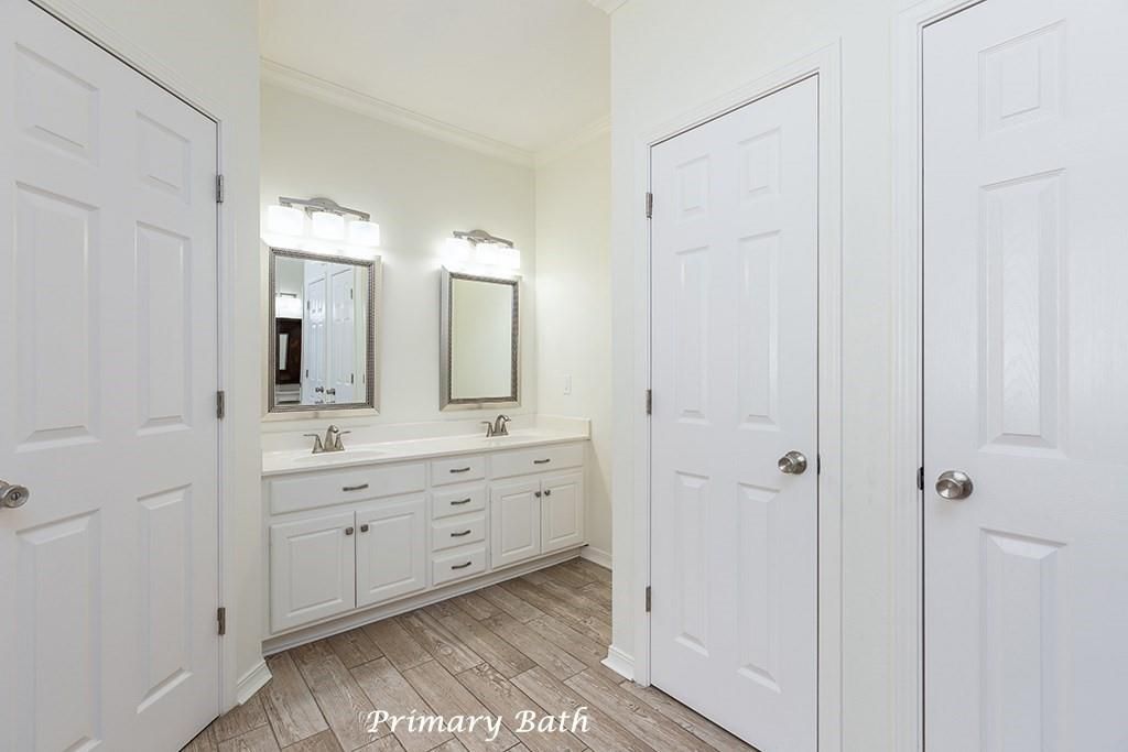 Bathroom, Dual Sink Vanities, Interior, Wood Texture Flooring