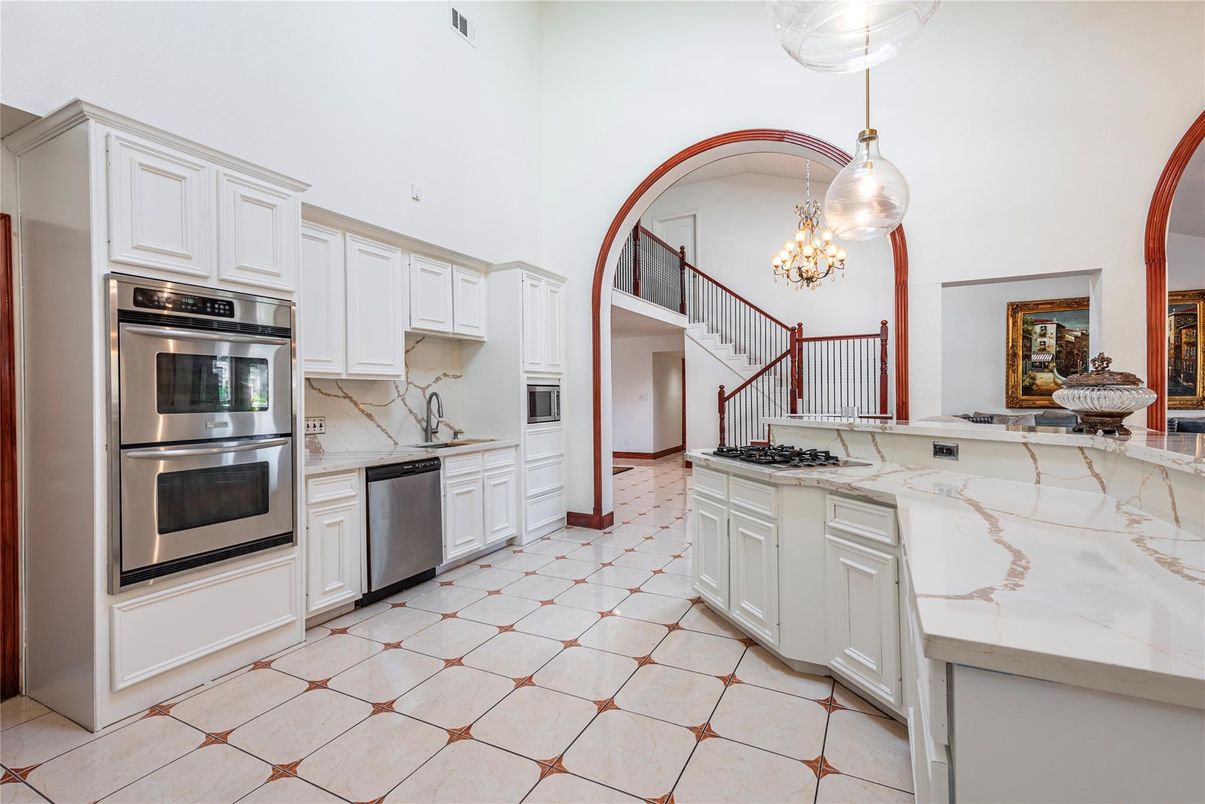 Chandelier, Interior, Kitchen, Pendant Lights, Stainless Steel Appliances