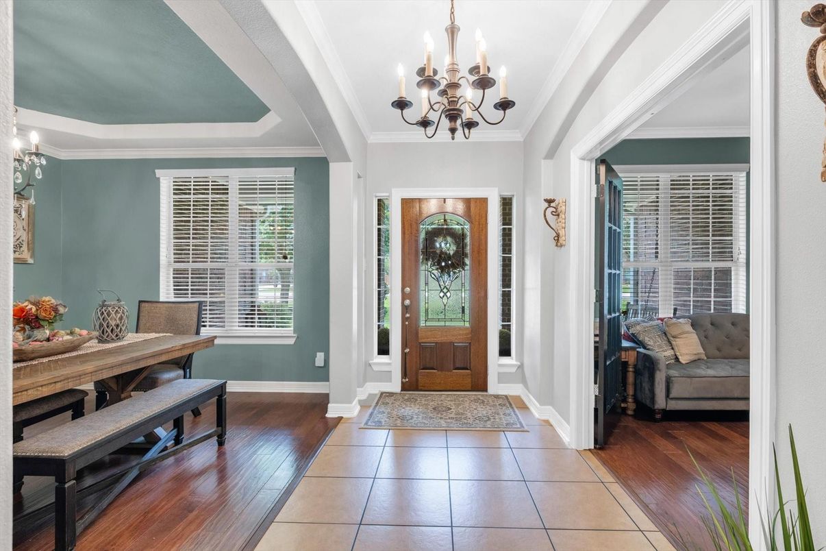 Chandelier, Dining room, Interior, Wood Texture Flooring