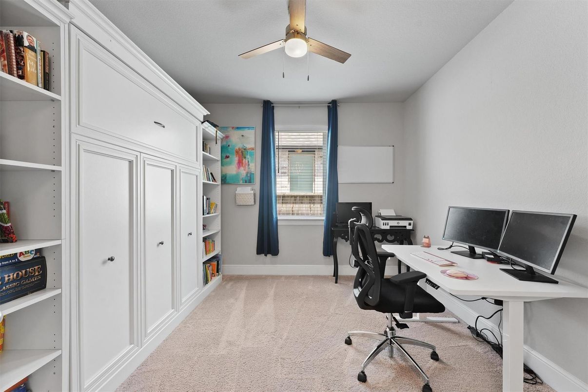 Home Office, Interior