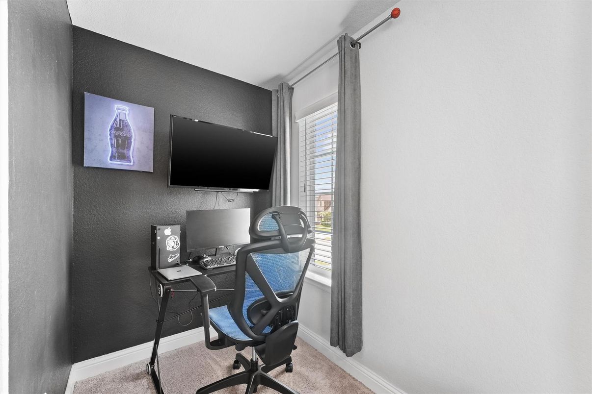 Home Office, Interior