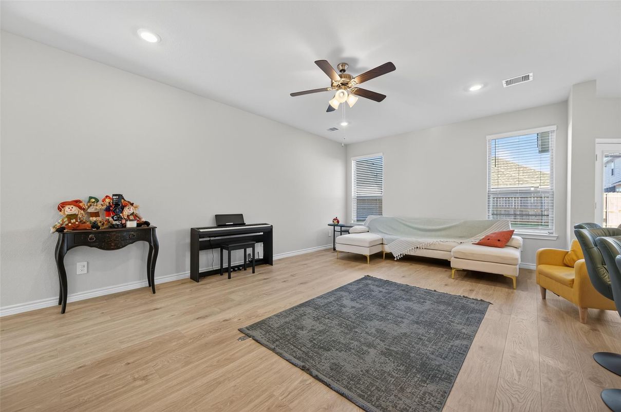 Interior, Piano, Recessed Lighting, Wood Texture Flooring
