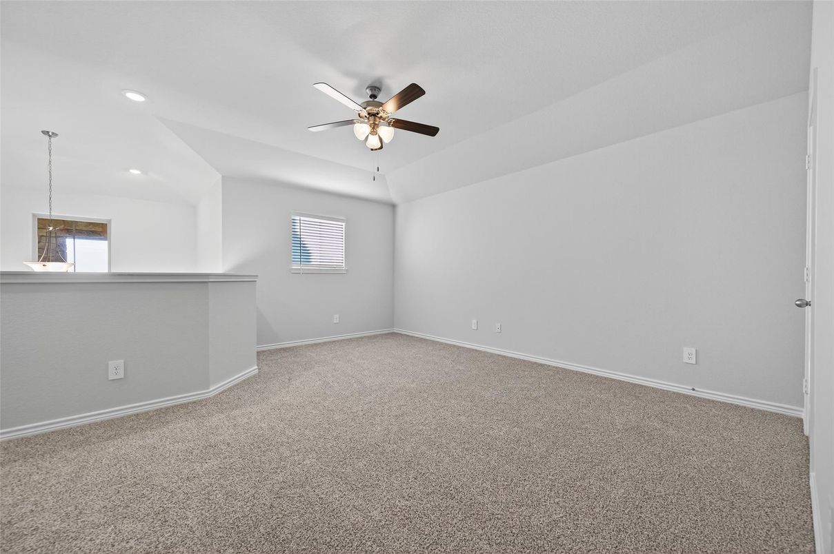 Empty room, Interior, Pendant Lights, Recessed Lighting