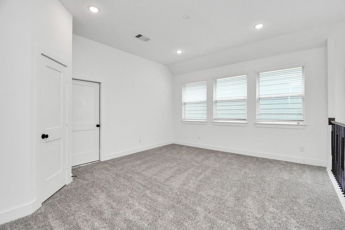 Empty room, Interior, Recessed Lighting