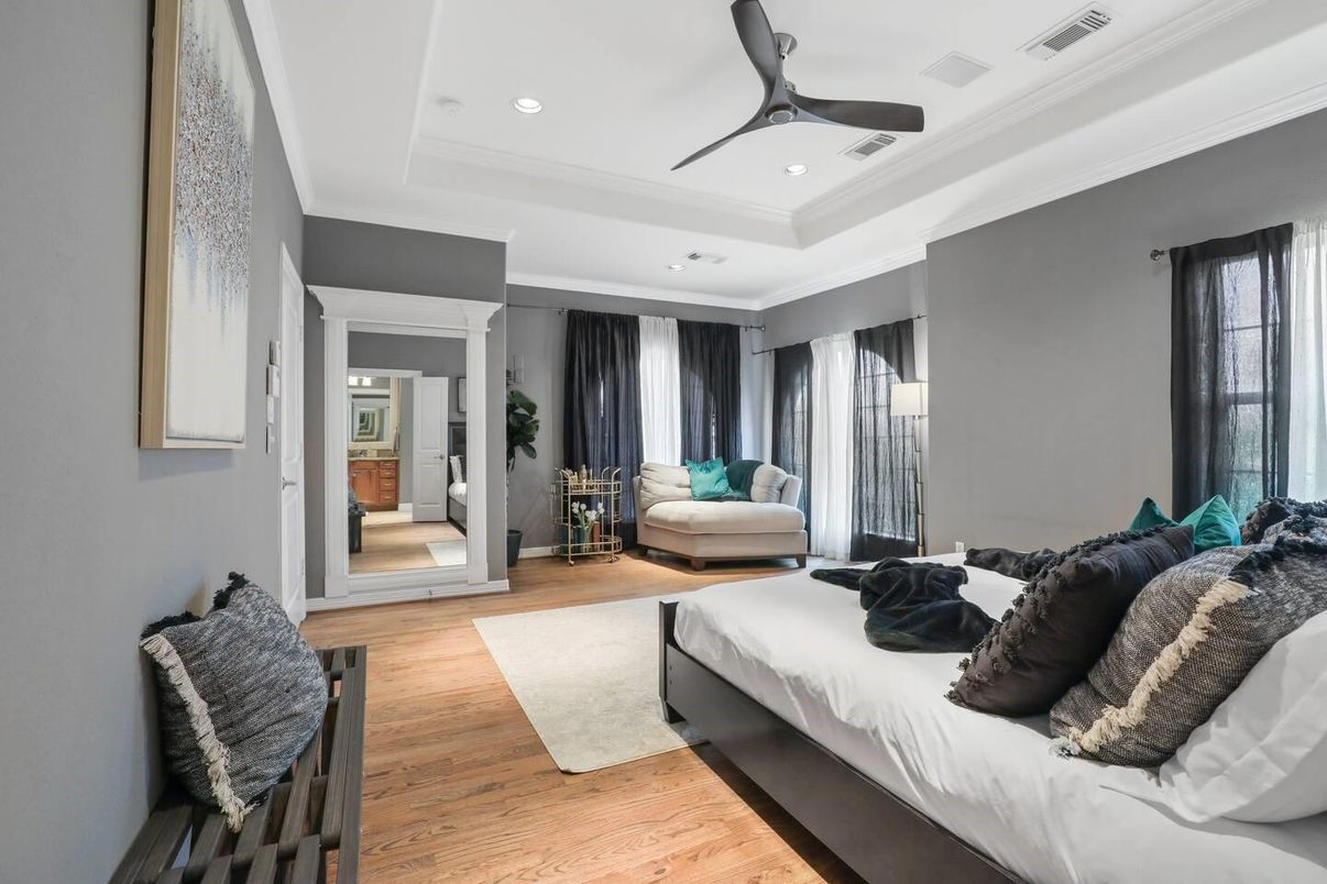 Bedroom, Interior, Recessed Lighting, Wood Texture Flooring