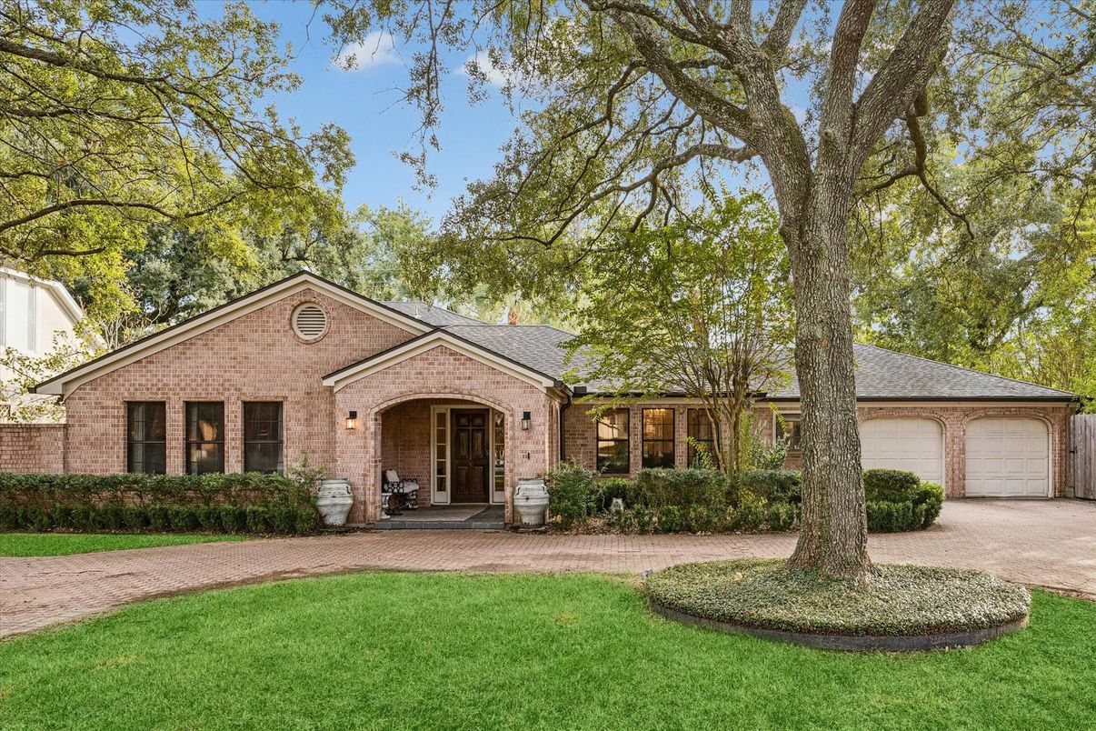 Attached, Backyard, Exterior, Facade, Brick Facade, French Provincial