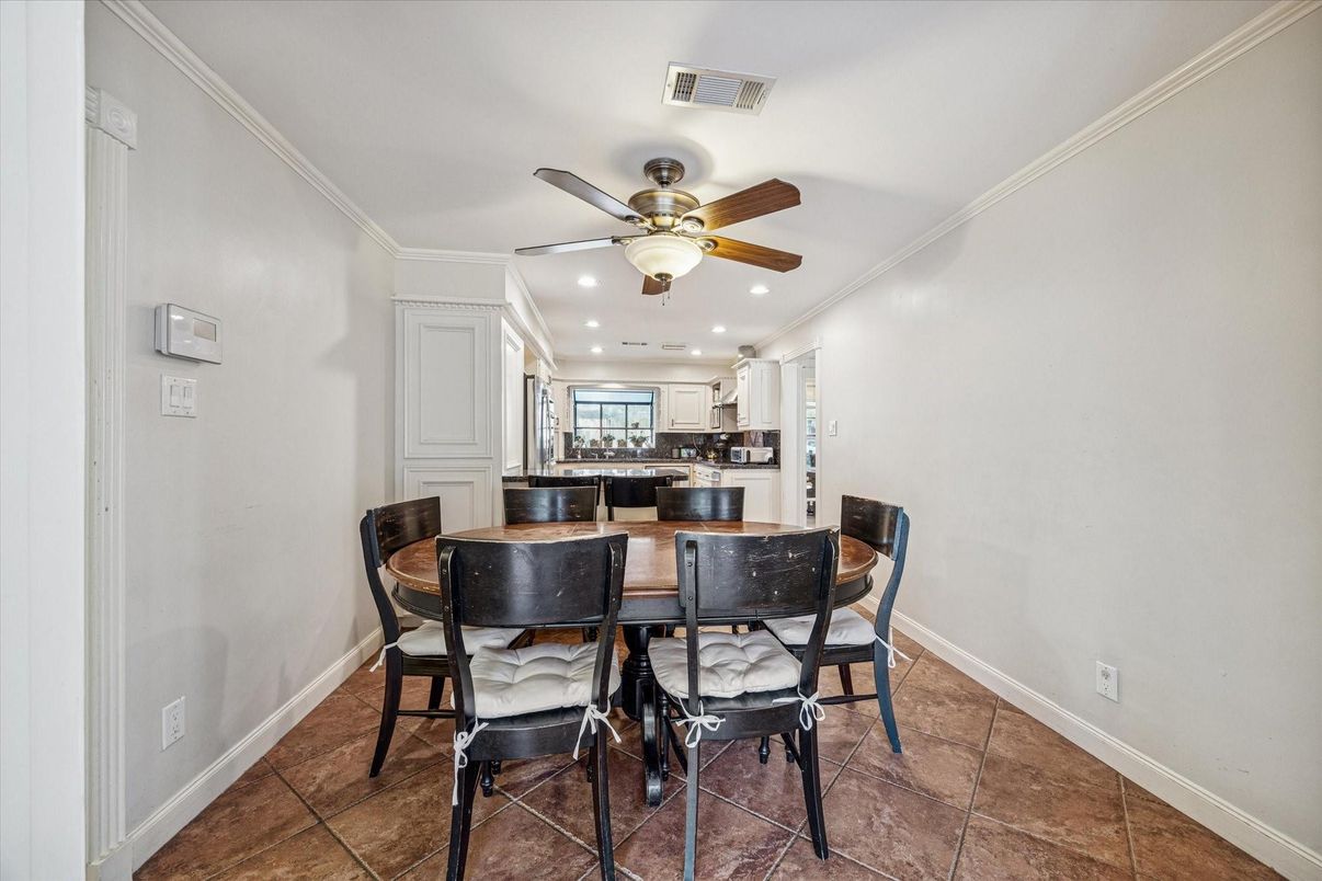 Dining room, Interior, Kitchen, Recessed Lighting