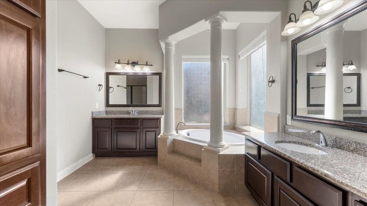 Bathroom, Dual Sink Vanities, Interior
