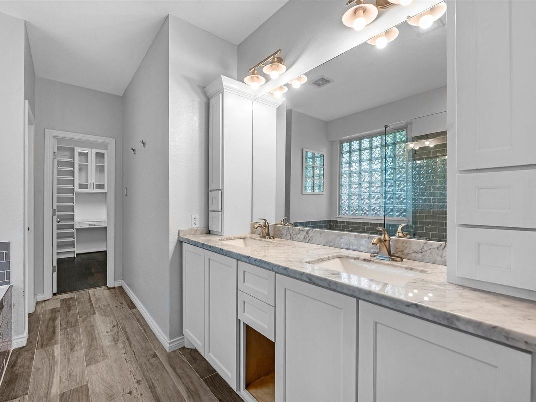 Bathroom, Dual Sink Vanities, Interior, Wood Texture Flooring