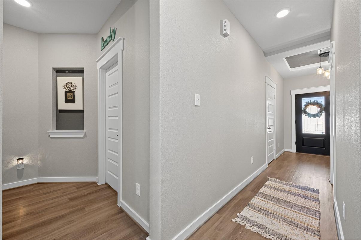 Interior, Pendant Lights, Recessed Lighting, Wood Texture Flooring