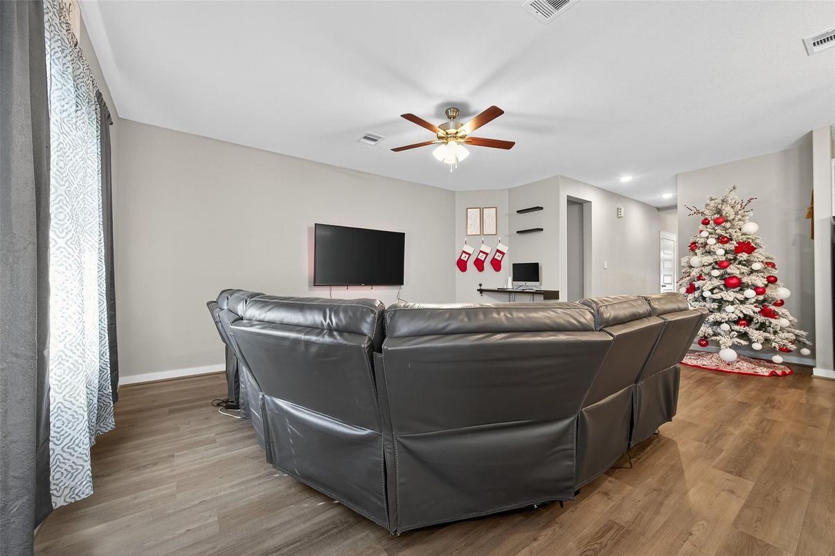 Interior, Living room, Recessed Lighting, Wood Texture Flooring
