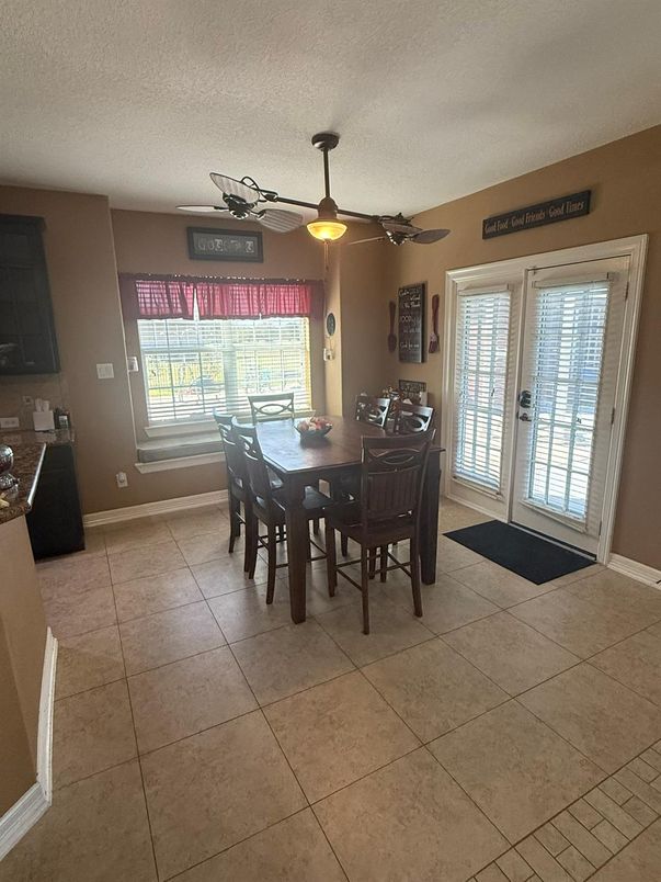 Dining room, Interior