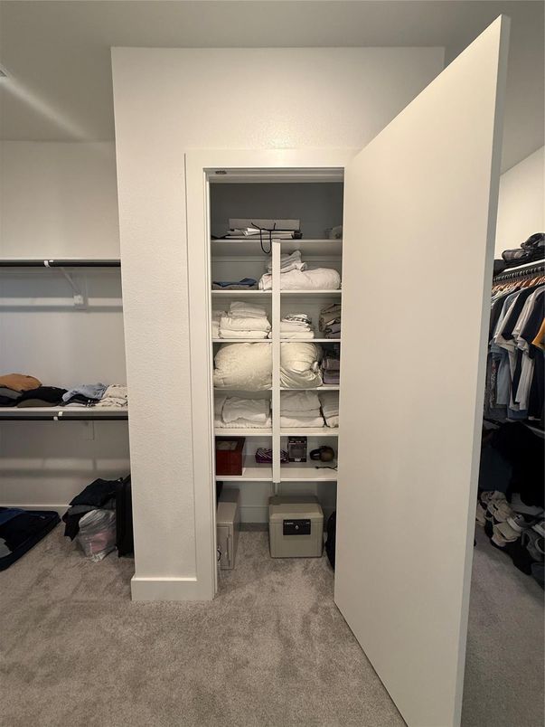 Interior, Walk-in Closets