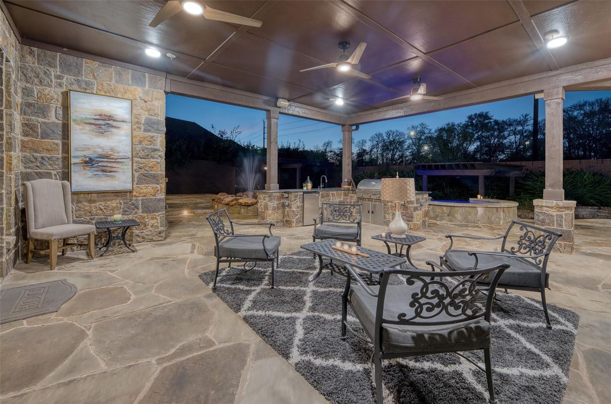 Exterior, Outdoor Kitchen