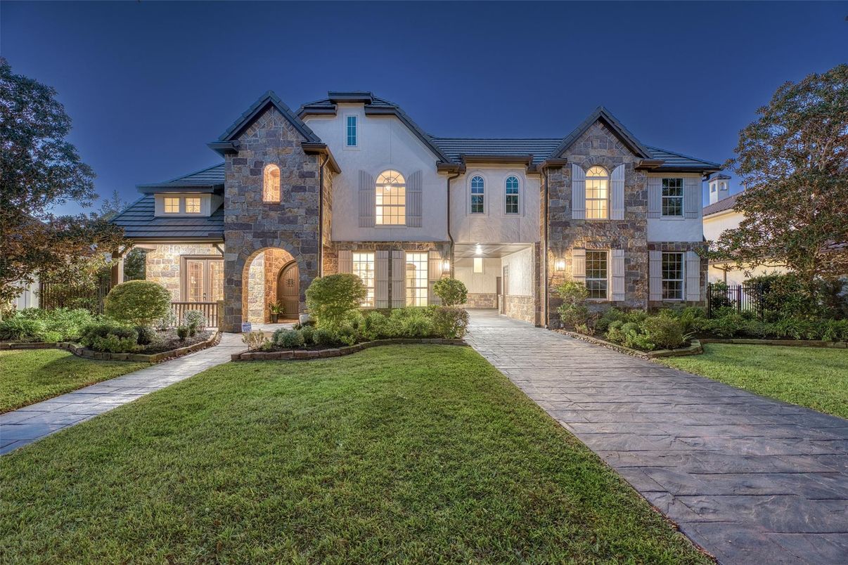 Backyard, Exterior, Facade, French Provincial