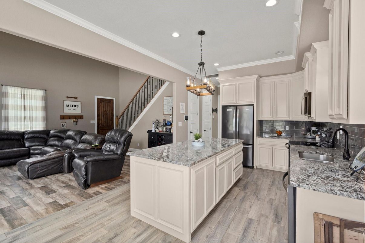 Interior, Kitchen, Living room, Pendant Lights, Recessed Lighting, Stainless Steel Appliances, Wood Texture Flooring