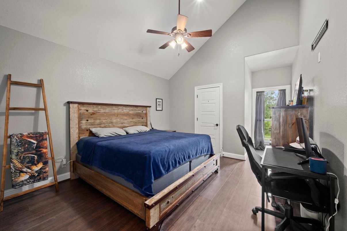 Bedroom, Home Office, Interior, Wood Texture Flooring