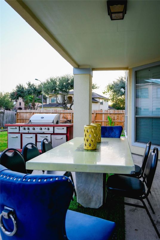 Exterior, Outdoor Kitchen