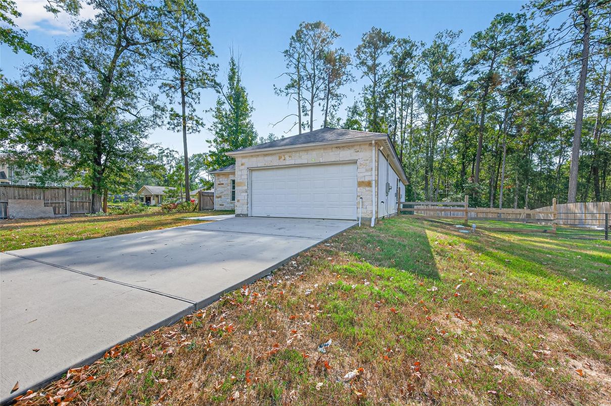 Backyard, Detached Garage, Exterior