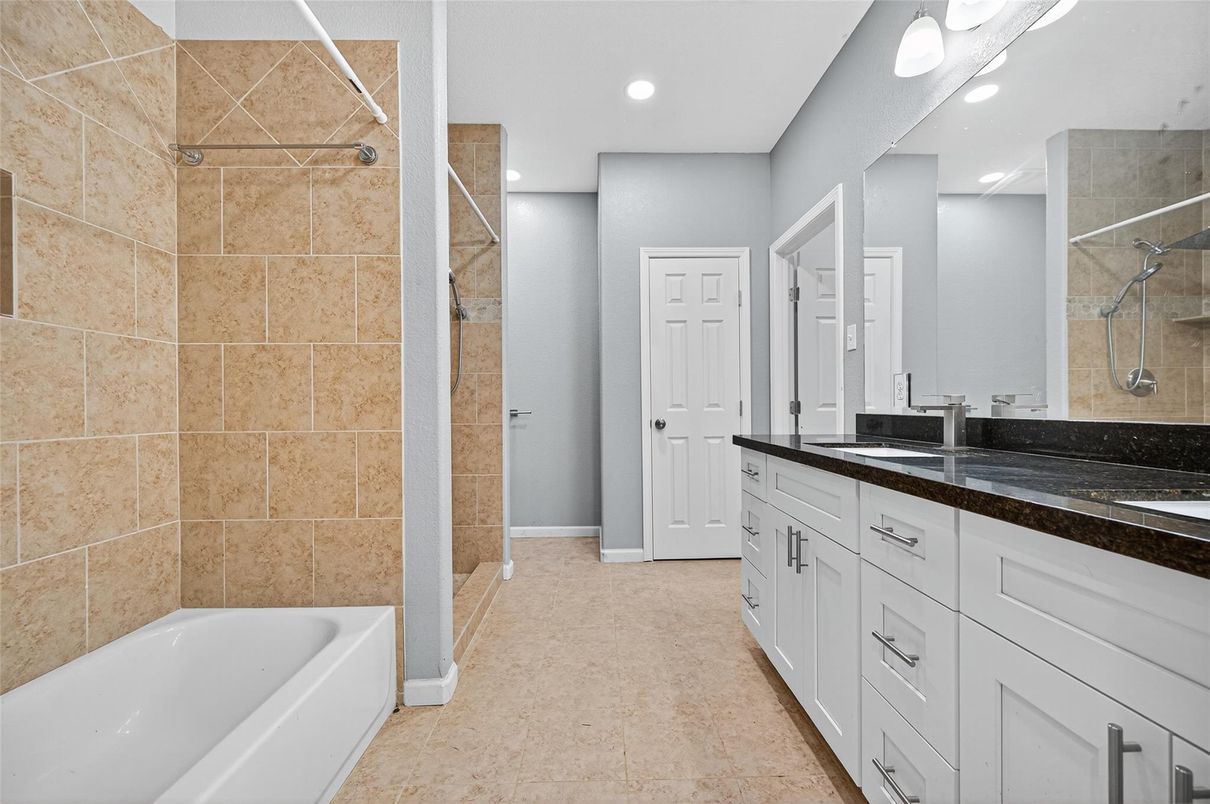 Bathroom, Dual Sink Vanities, Interior, Recessed Lighting