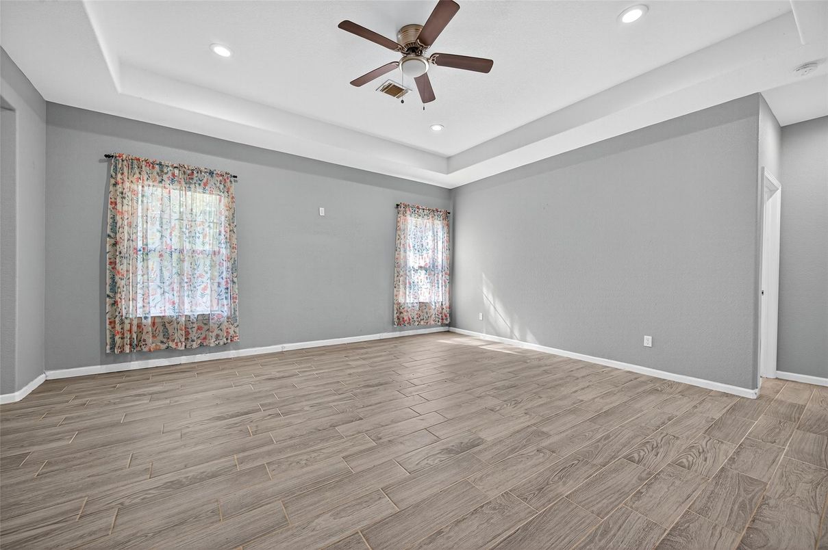 Empty room, Interior, Recessed Lighting, Wood Texture Flooring