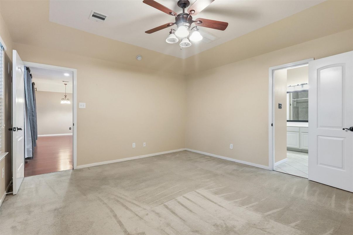 Bathroom, Empty room, Interior, Pendant Lights