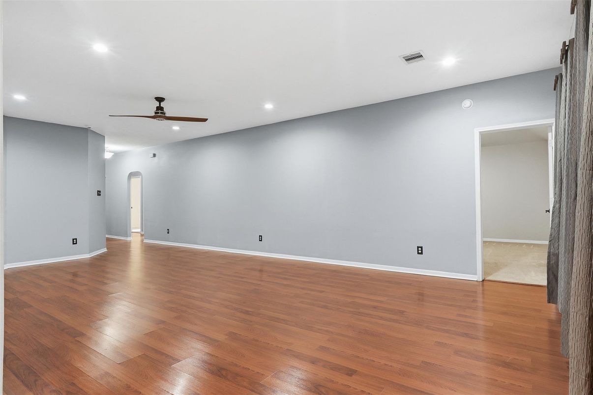 Empty room, Interior, Recessed Lighting, Wood Texture Flooring