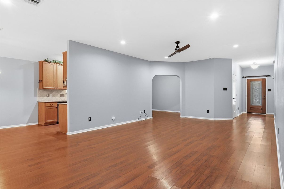 Empty room, Interior, Recessed Lighting, Wood Texture Flooring