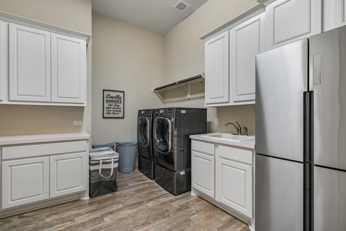 Interior, Washer, Wood Texture Flooring