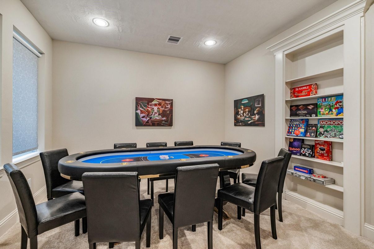 Game Room, Interior, Recessed Lighting