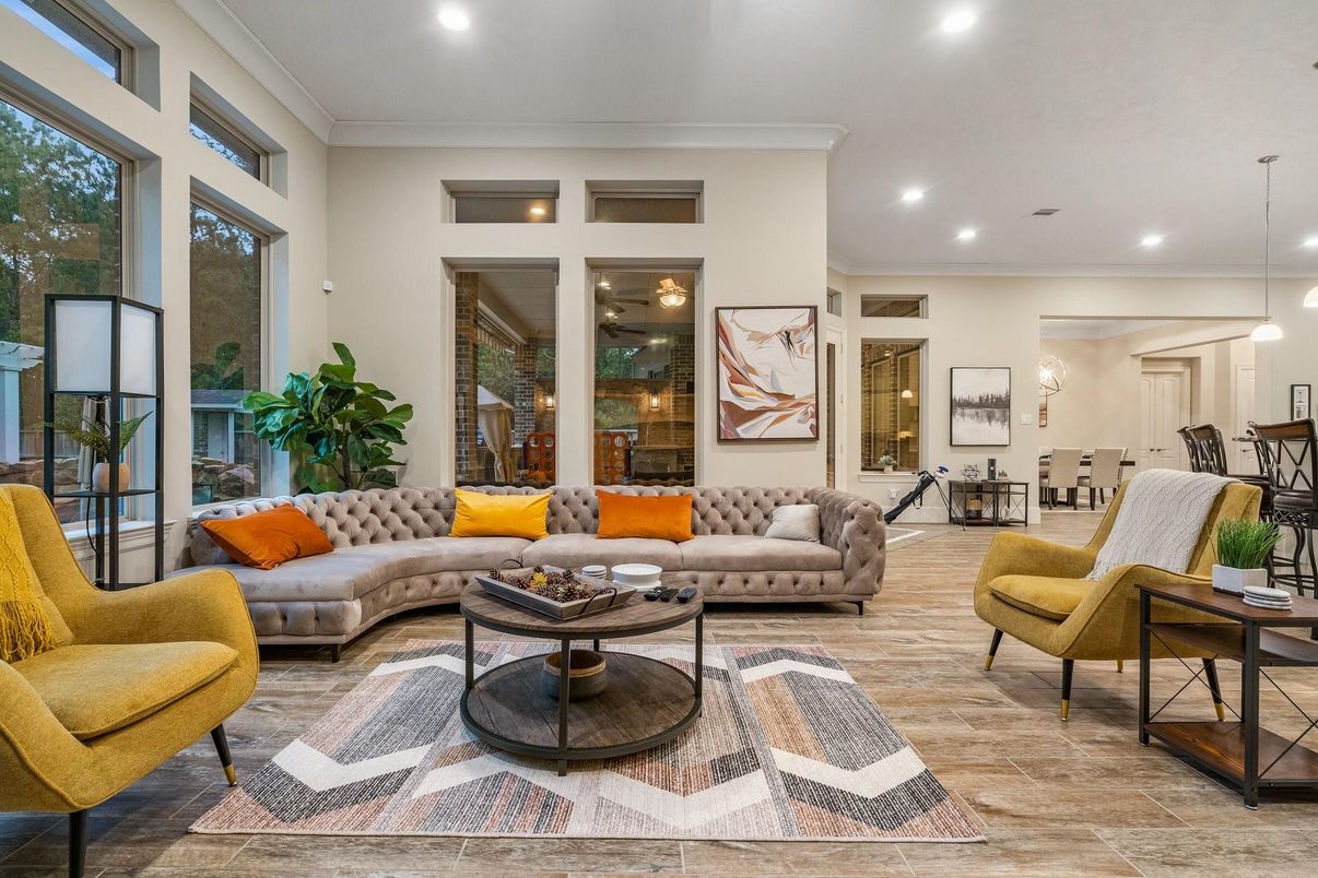 Dining room, Interior, Living room, Pendant Lights, Recessed Lighting