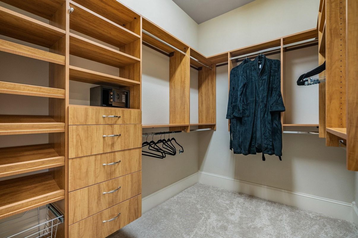 Interior, Walk-in Closets