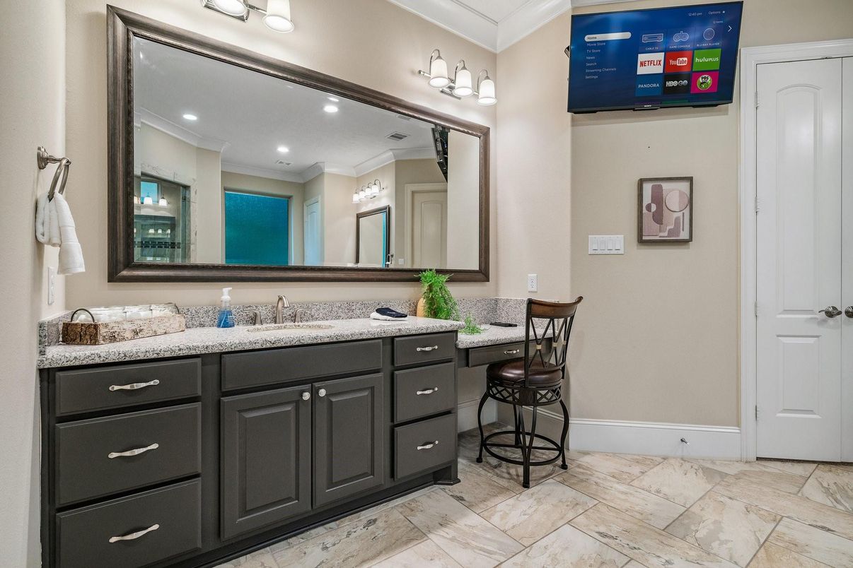 Bathroom, Interior, Recessed Lighting